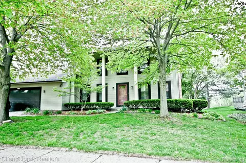 1030 Fairmount Dr, Ann Arbor, MI 48105