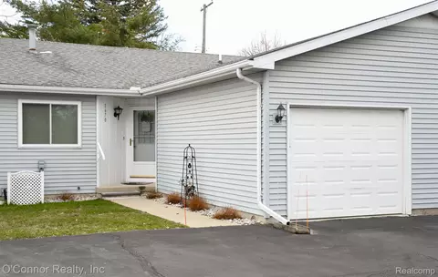 1670 New York Ave, Marysville, MI 48040
