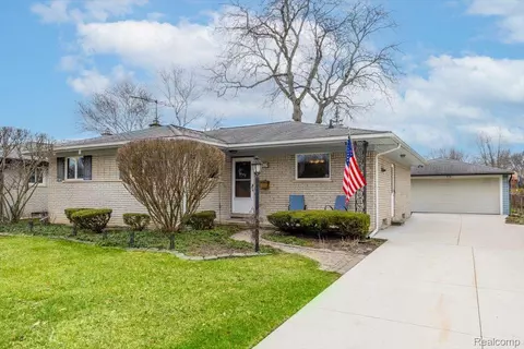 28519 Sunnydale St, Livonia, MI 48154