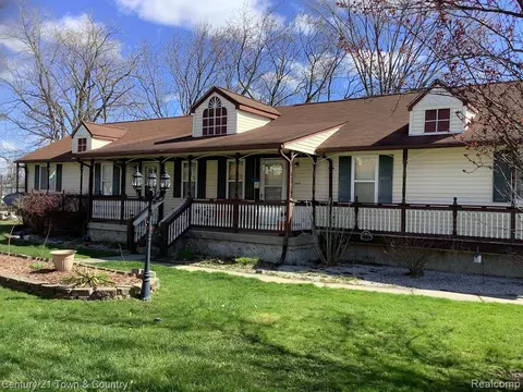 11519 Continental Ave, Warren, MI 48089