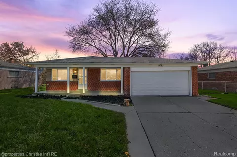 34840 Tyler Dr, Sterling Heights, MI 48310