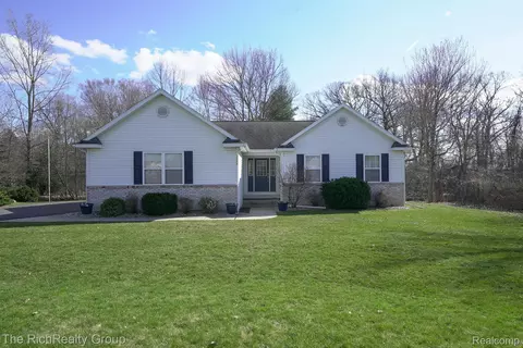 2588 Castle Rock, Oceola, MI 48843