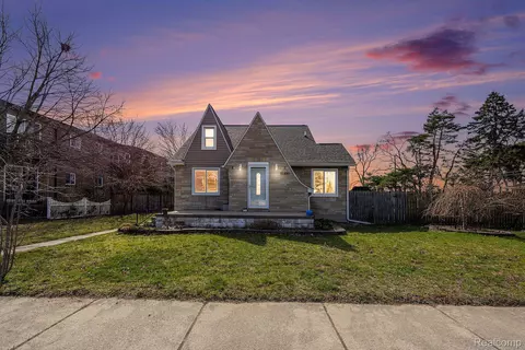 45663 Brownell St, Utica, MI 48317