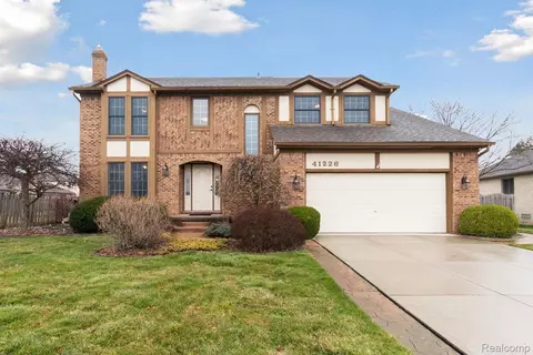 41226 Marjoran Dr, Sterling Heights, MI 48314