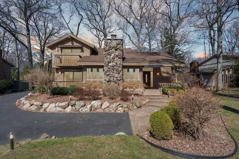 3725 Elder Rd S, West Bloomfield, MI 48324