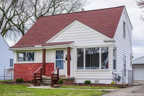 6939 Helen St, Garden City, MI 48135