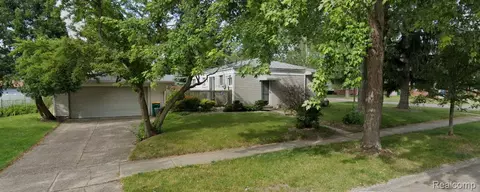 22548 Ashley St, Farmington Hills, MI 48336