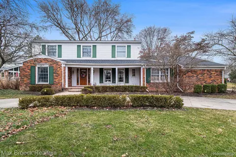31968 Cross Bow St, Beverly Hills, MI 48025