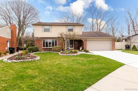 10187 Andrews Ave, Allen Park, MI 48101