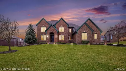 1015 Sheffield Park Ln, Oakland, MI 48363