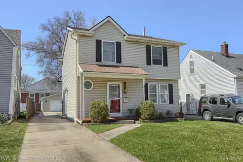 805 N Edison Ave, Royal Oak, MI 48067