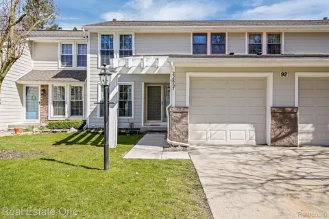 22867 Cranbrooke Dr 366 92 Dr #366, Novi, MI 48375