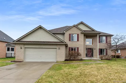 19884 Pine Cone Dr, Macomb, MI 48042