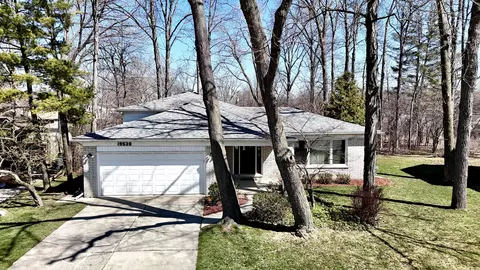 19530 Butternut Ln, Southfield, MI 48076