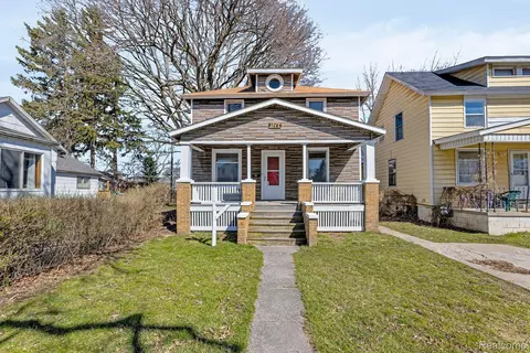 1117 Gillett St, Port Huron, MI 48060