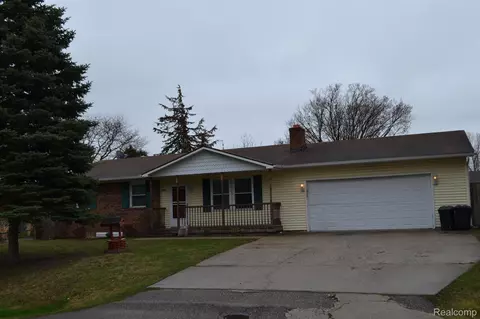 2216 Dudley St, Burton, MI 48529