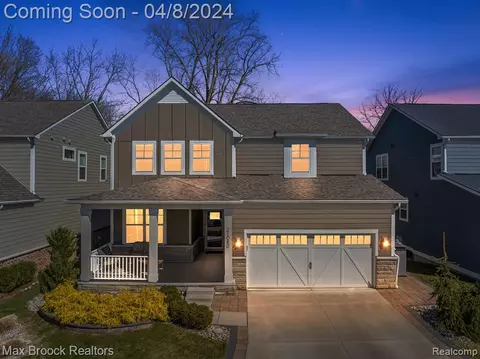 31080 Tremont Ln, Franklin, MI 48025
