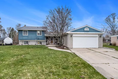 5081 Mill Wheel Dr, Grand Blanc, MI 48439