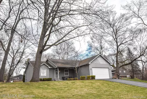 4067 England Beach Rd, White Lake, MI 48383