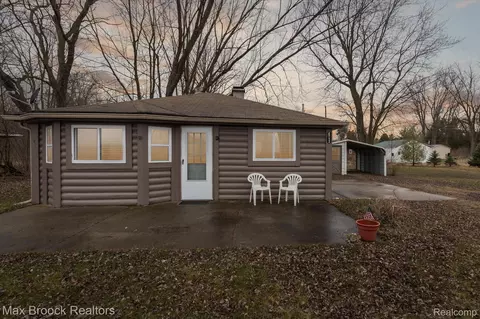 4712 Arden Park Dr, Dayton, MI 48760