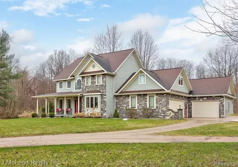 6950 Twin Creek Dr, Millington, MI 48746
