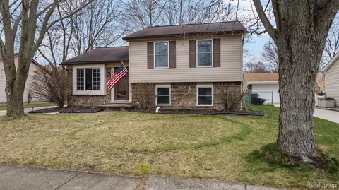 5679 Princeton Plc Pl, Ypsilanti, MI 48197