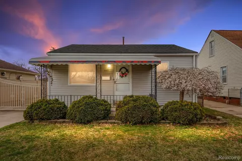 5947 Robindale Ave, Dearborn Heights, MI 48127