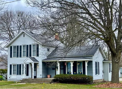 816 W Shiawassee Ave, Fenton, MI 48430