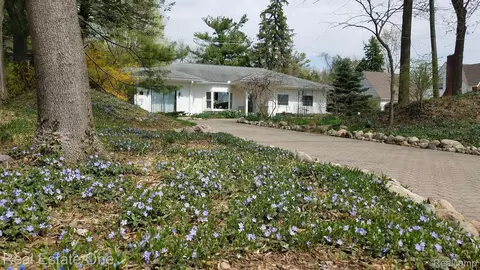 814 W Main St, Northville, MI 48167
