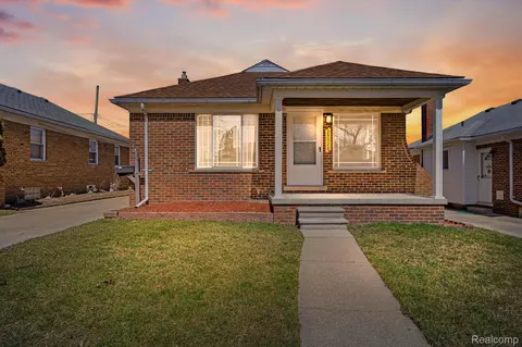 23928 Hollander St, Dearborn, MI 48128