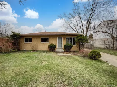 22139 Seminole St, Southfield, MI 48033