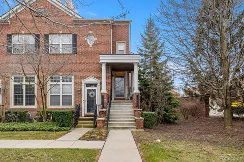 17034 Farmington Rd, Livonia, MI 48154