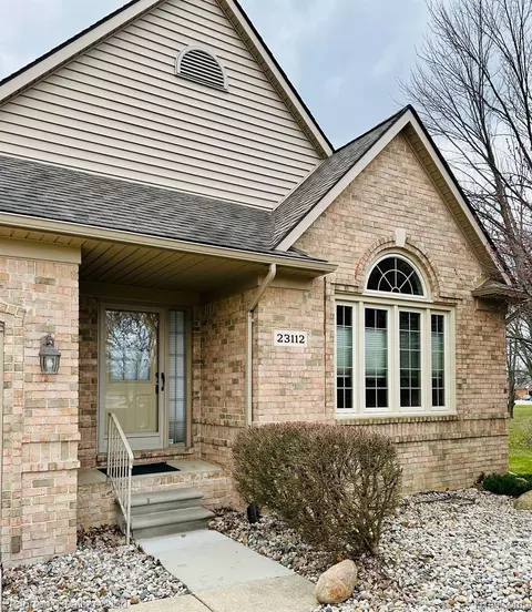 23112 Mission Vly S, Macomb, MI 48042
