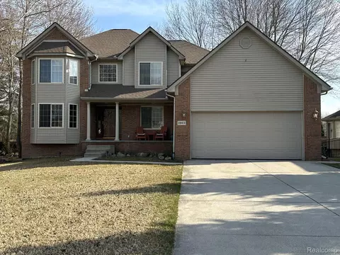 3903 Stoney Ridge Dr, Fort Gratiot, MI 48059