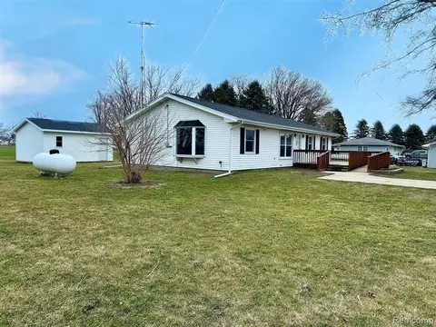 8058 Packard Rd, Morenci, MI 49256