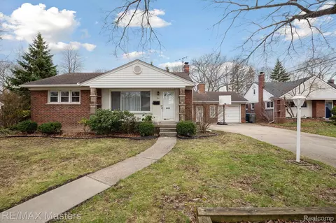 1 Raymond Crt Ct, Dearborn, MI 48124