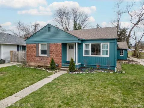 4727 Olivia Ave, Royal Oak, MI 48073