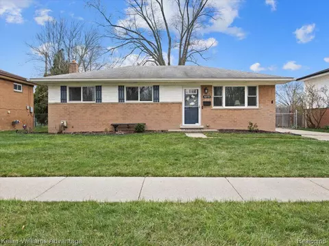32751 Winona St, Westland, MI 48185