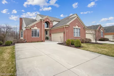 48919 Rainbow Ln S #51, Northville, MI 48168