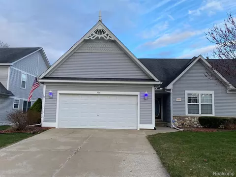 316 Victoria Park Dr #41, Howell, MI 48843