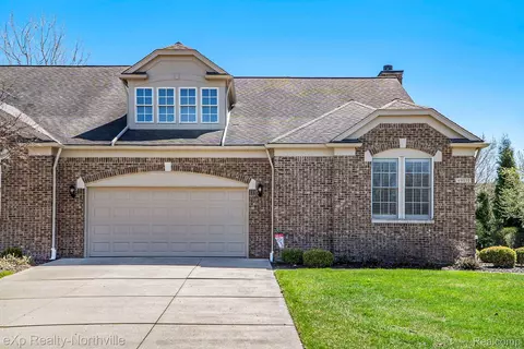 49131 Rainbow Ln N, Northville, MI 48168