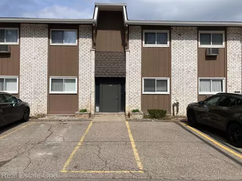 7375 Woodview St #2, Westland, MI 48185