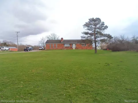 5050 Granger Rd, Brandon, MI 48371