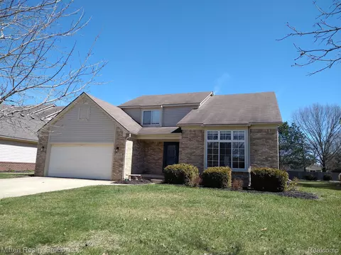 5392 Mill Race Way, Commerce, MI 48382