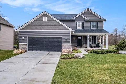 2220 Lost Oak Crt Ct, Grand Blanc, MI 48439