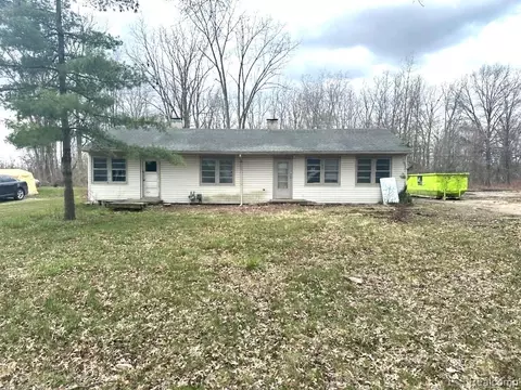 20130 Sherwood Rd, Belleville, MI 48111