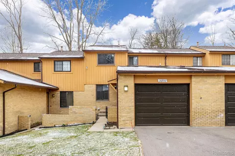 26930 W 12 Mile Rd 11 4 Rd #11, Southfield, MI 48034