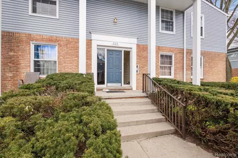 525 E University Dr #1004, Rochester, MI 48307