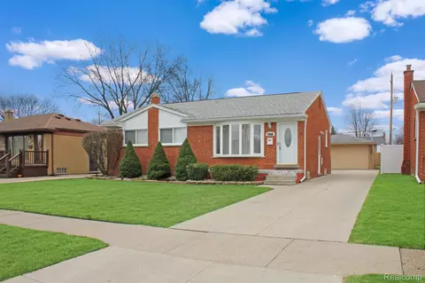 32711 Grandview Ave, Westland, MI 48186