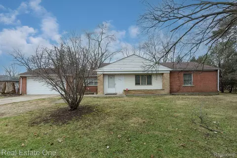 4165 Crooks Rd, Troy, MI 48098